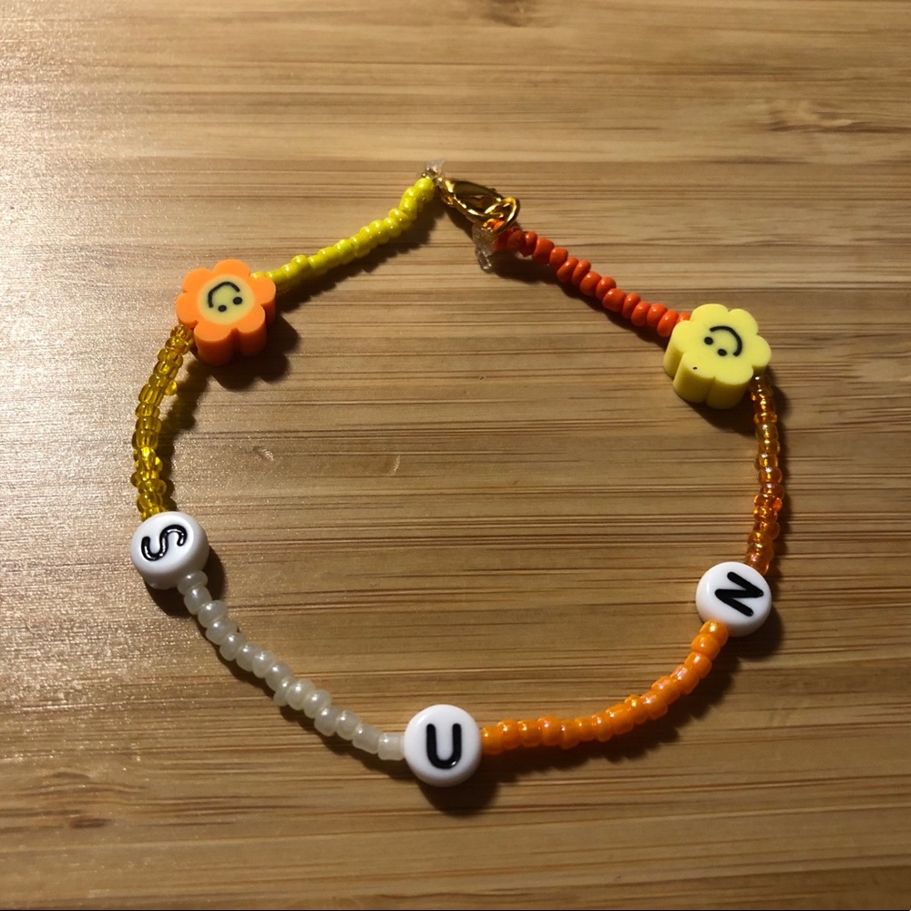 “SUN” With Smiley Daisy Bracelets